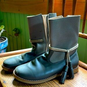 Girls two-toned Elephantito Boots 35/ US4 Gray